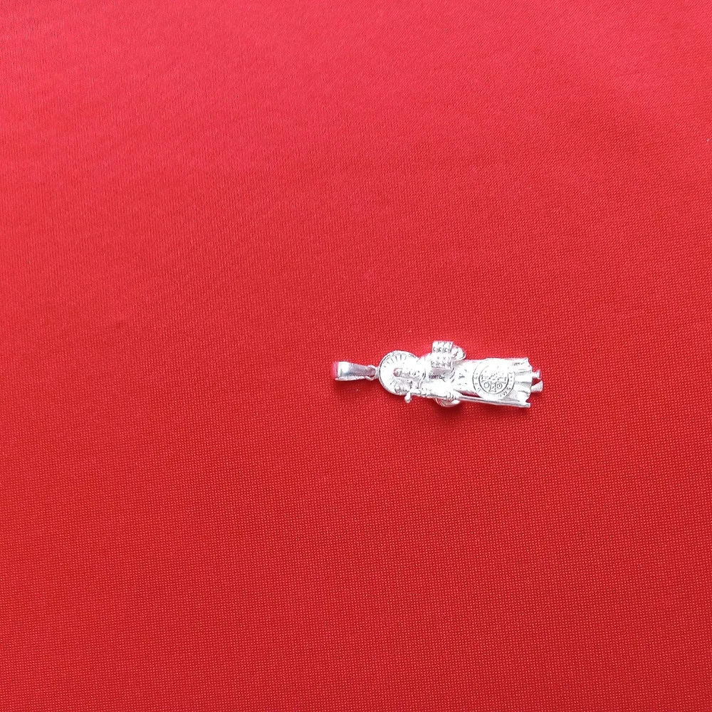 925 Sterling Silver Ladies St Benedict Catholic necklace pendant and chain‎